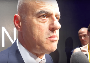 Eni: Descalzi presenta il piano strategico