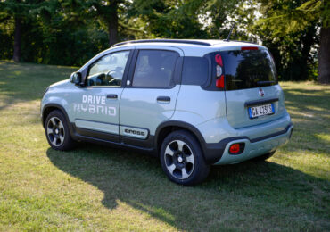 Fiat Panda Hybrid City Cross: consumi ridotti grazie alla <b>conversione</b> a metano