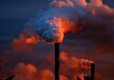 <b>Clima</b>: "Industria sarà principale fonte di inquinamento"/ Report: "<b>Emissioni</b> aumenteranno"