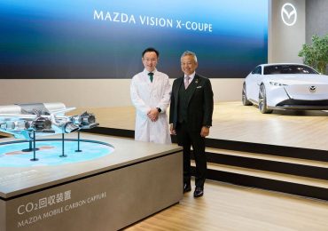 Foto - Lo scarico della Mazda che <b>cattura</b> la <b>CO2</b> - alVolante.it